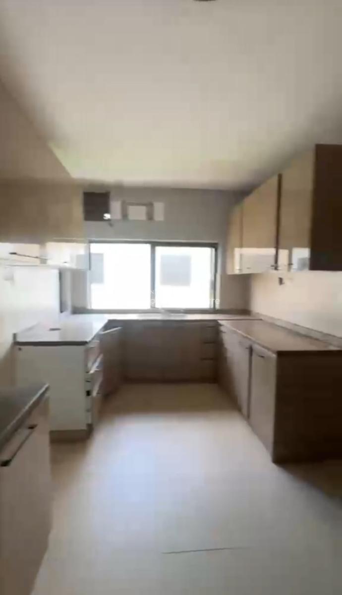 Spacious Service 3bedroom Flat with Bq,gen,elevator,swim/pool, Maitama Main(tarred Rd), Maitama District, Abuja, Flat / Apartment for Rent