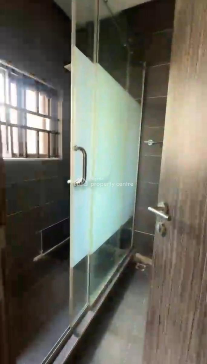 Spacious Service 3bedroom Flat with Bq,gen,elevator,swim/pool, Maitama Main(tarred Rd), Maitama District, Abuja, Flat / Apartment for Rent