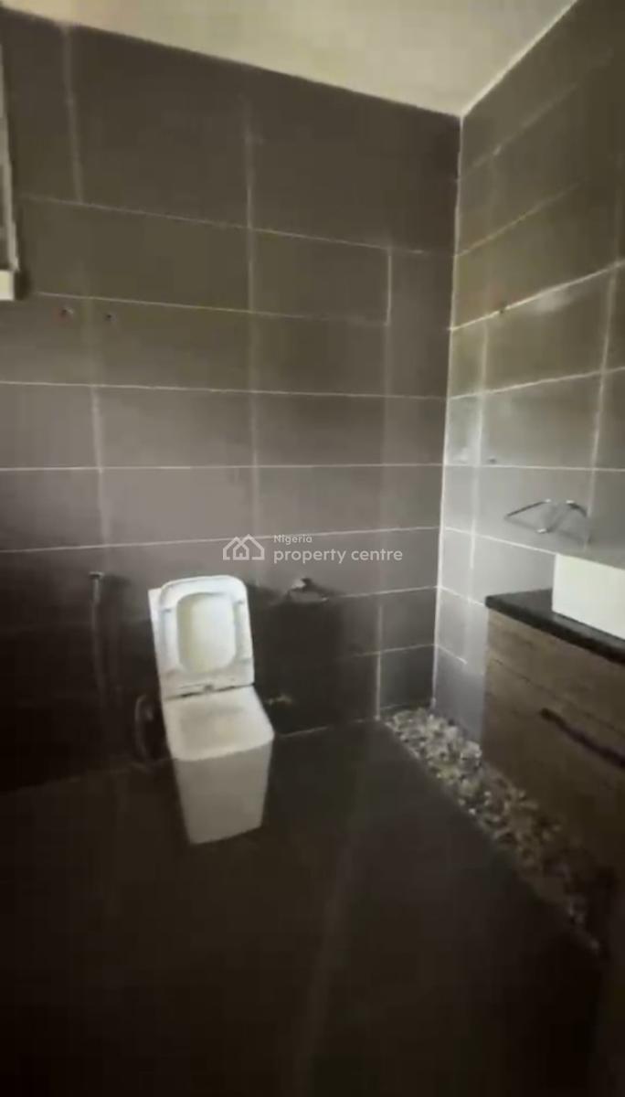Spacious Service 3bedroom Flat with Bq,gen,elevator,swim/pool, Maitama Main(tarred Rd), Maitama District, Abuja, Flat / Apartment for Rent