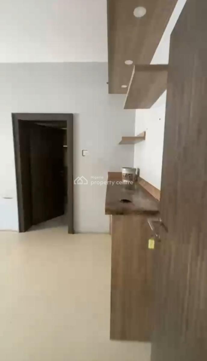 Spacious Service 3bedroom Flat with Bq,gen,elevator,swim/pool, Maitama Main(tarred Rd), Maitama District, Abuja, Flat / Apartment for Rent