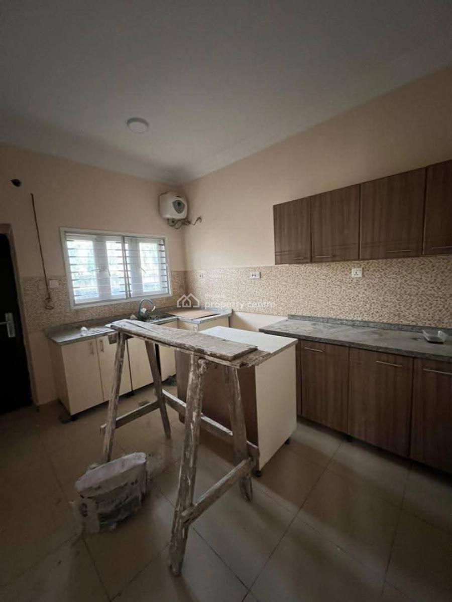 Newly Renovated 4 Bedroom Duplex with Bq, Secured and Serene Area, Guzape District, Abuja, Terraced Duplex for Rent