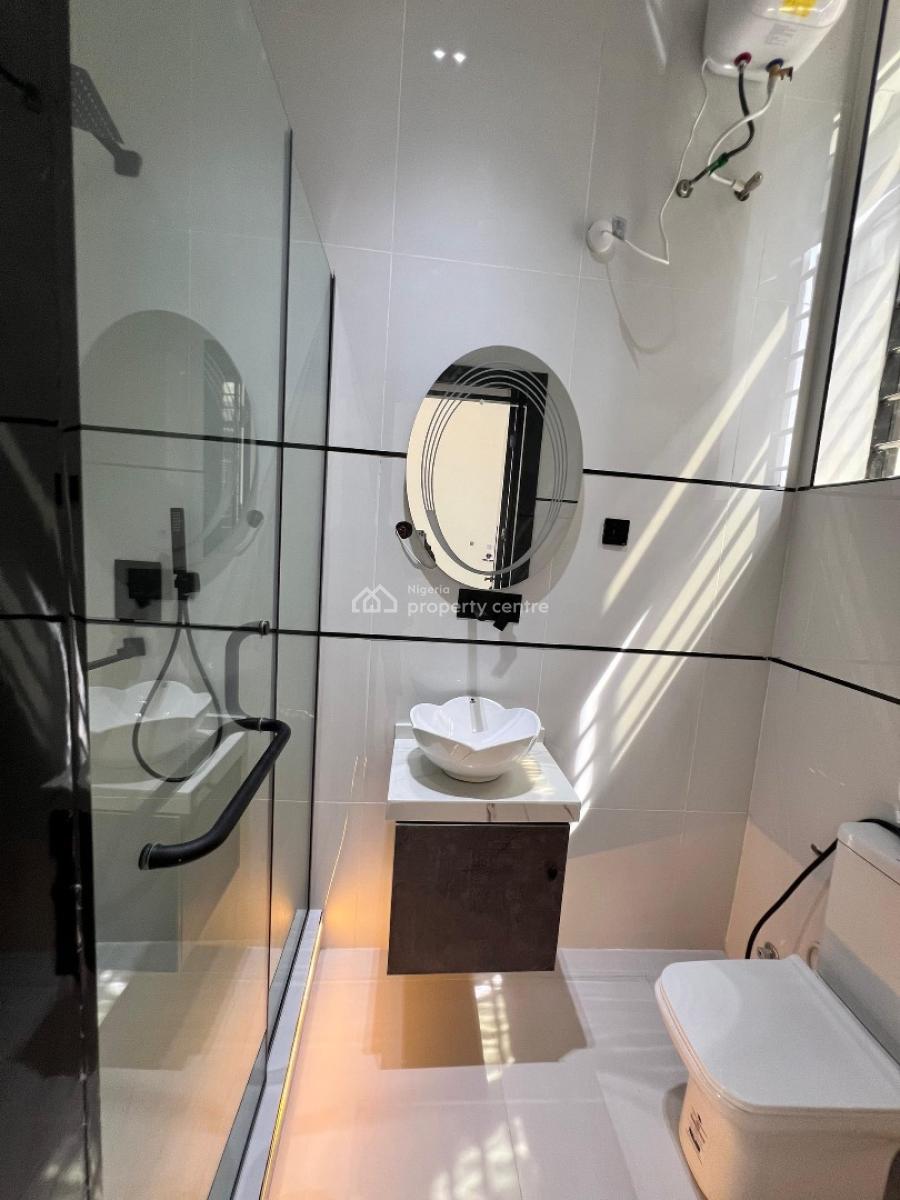 Experience Elegance and Comfort in This Beautifully Designed 5 Bedroom, a Perfect Home for Luxury Living and Long Term Value at Chevron, Lekki, Lagos, Detached Duplex for Sale