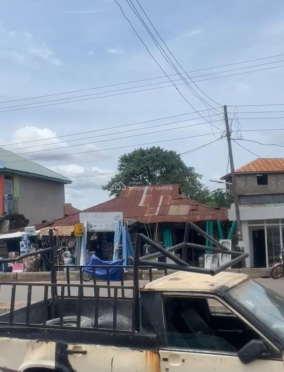 Old Building on a Plot of Land Facing a Major Road, Arakale Akure, Akure, Ondo, Commercial Land for Sale