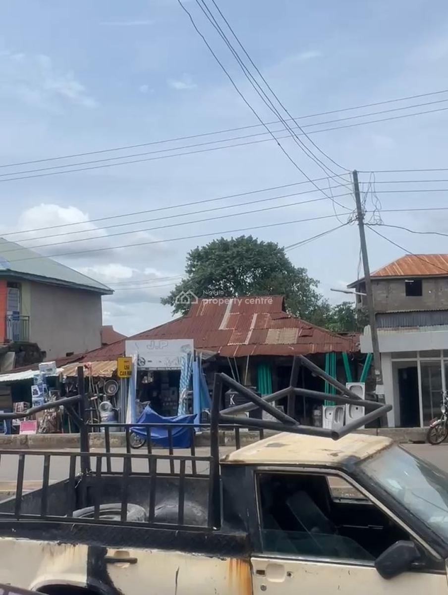 Old Building on a Plot of Land Facing a Major Road, Arakale Akure, Akure, Ondo, Commercial Land for Sale
