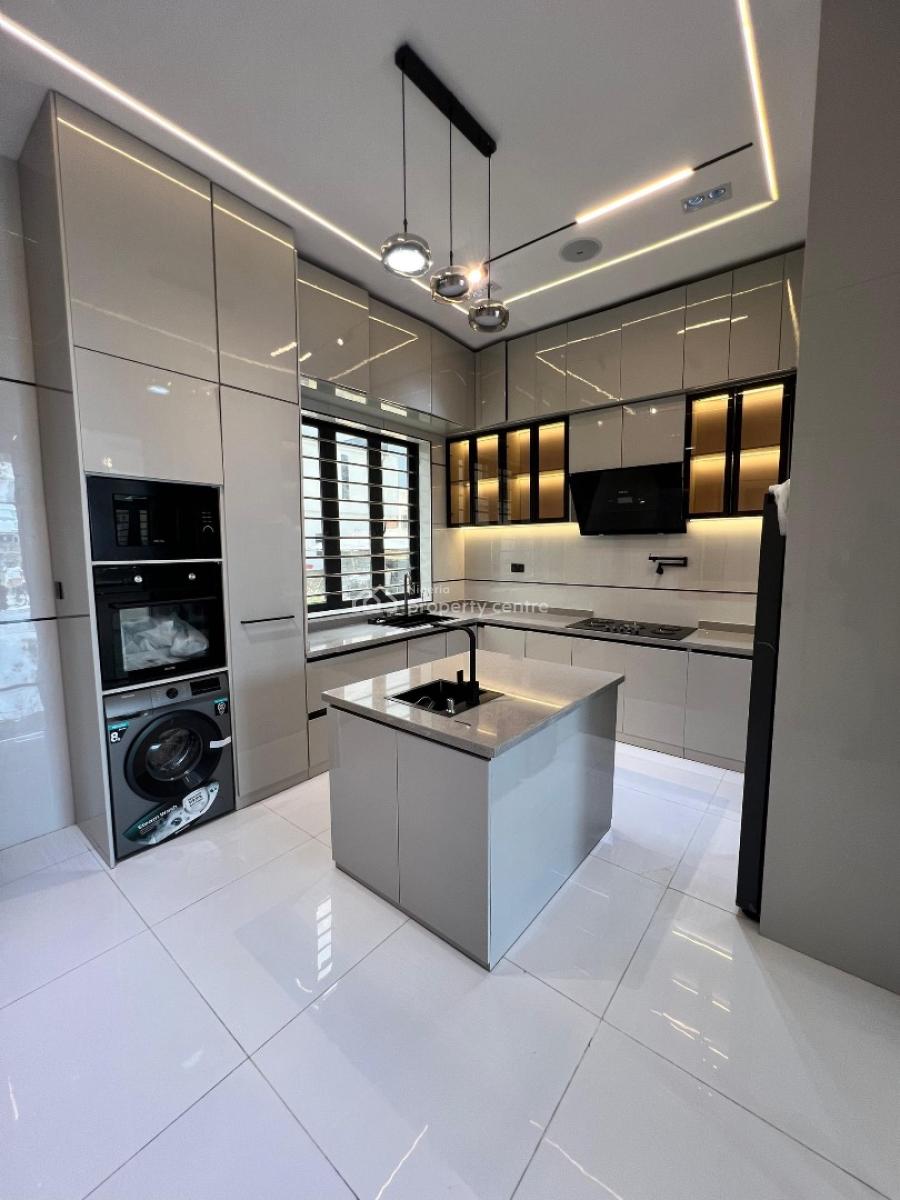 Experience Comfort and Modern Family Living in This Stunning 5 Bedroom, a Perfect Blend of Style, Comfort and Long Term Value Chevron, Lekki, Lagos, Detached Duplex for Sale