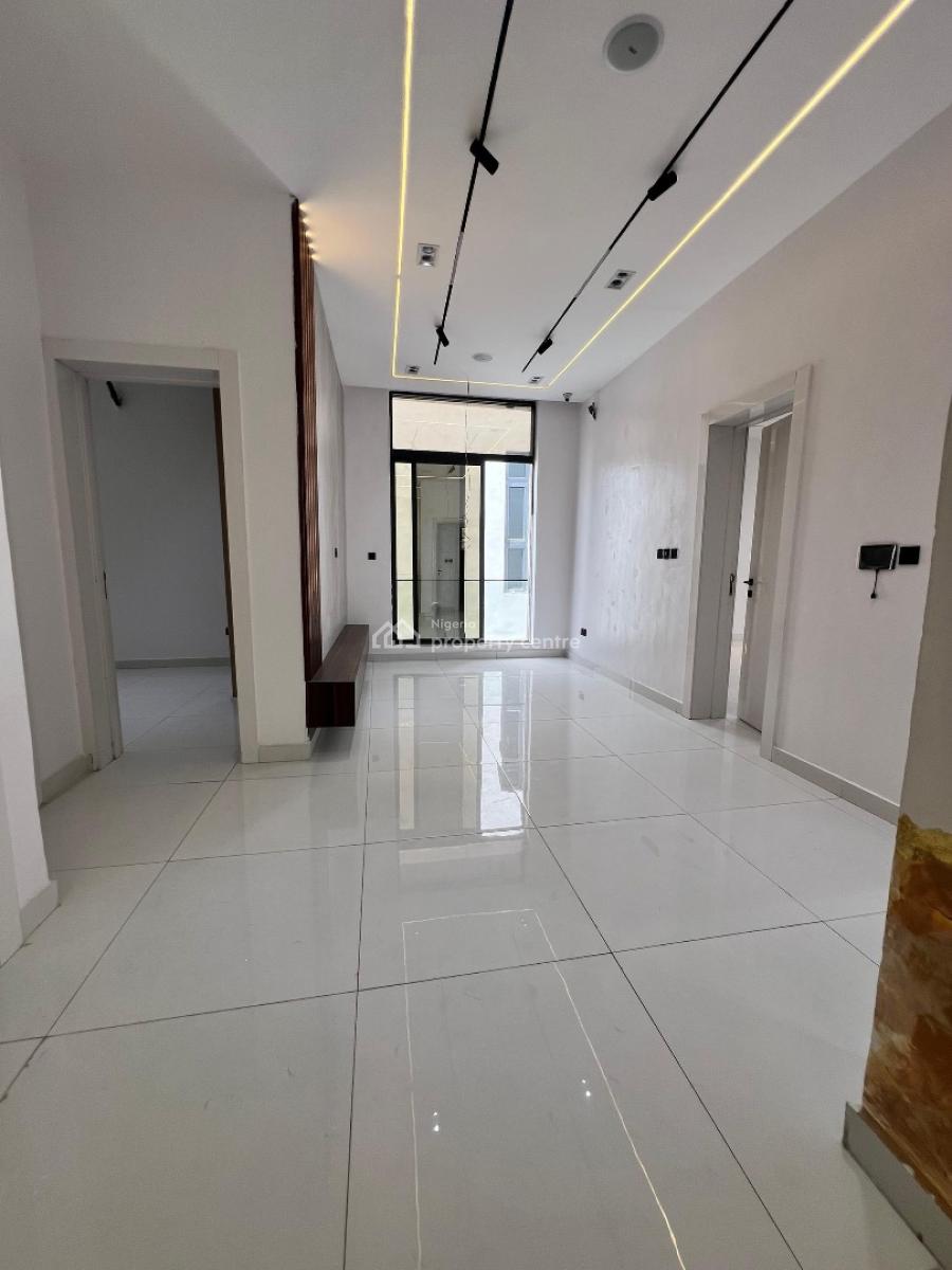 Experience Comfort and Modern Family Living in This Stunning 5 Bedroom, a Perfect Blend of Style, Comfort and Long Term Value Chevron, Lekki, Lagos, Detached Duplex for Sale