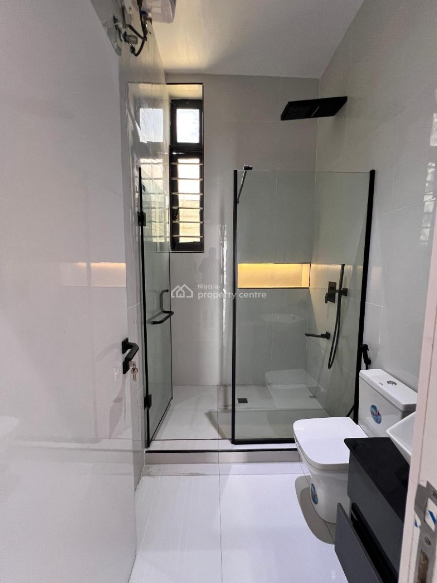 Experience Comfort and Modern Family Living in This Stunning 5 Bedroom, a Perfect Blend of Style, Comfort and Long Term Value Chevron, Lekki, Lagos, Detached Duplex for Sale