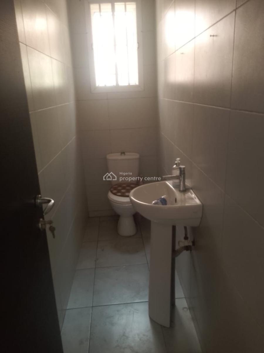 Beautiful 2 Bedroom Flats in Lekki Phase 1, Off Raymon Adebayo Street, Lekki Phase 1, Lekki, Lagos, Flat / Apartment for Rent