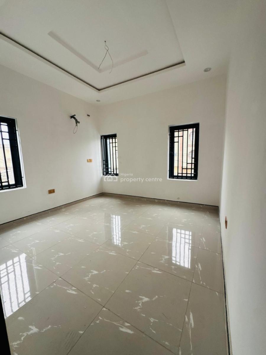 Spaciously Built 2 Bedroom Apartment in a Serene Estate, Surulere, Lagos, Flat / Apartment for Sale