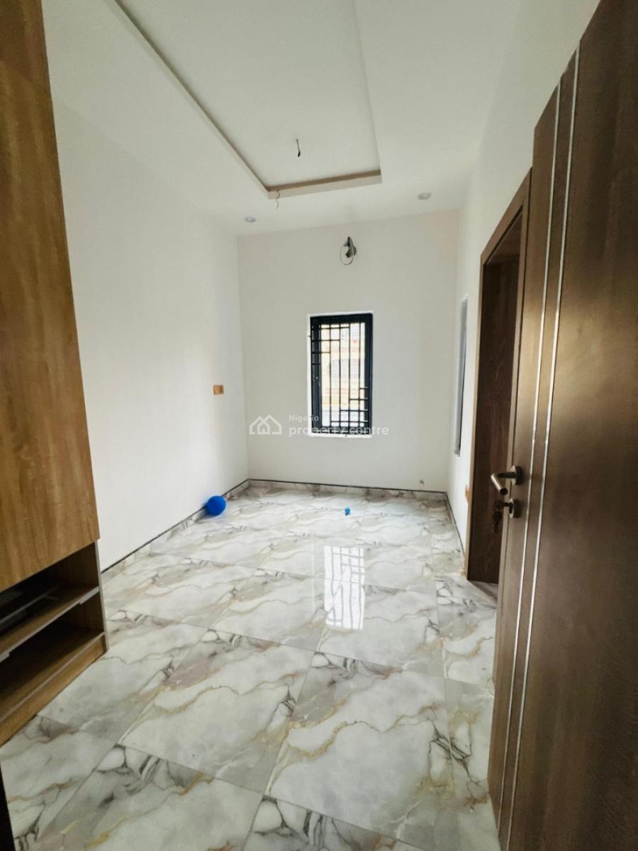Spaciously Built 2 Bedroom Apartment in a Serene Estate, Surulere, Lagos, Flat / Apartment for Sale