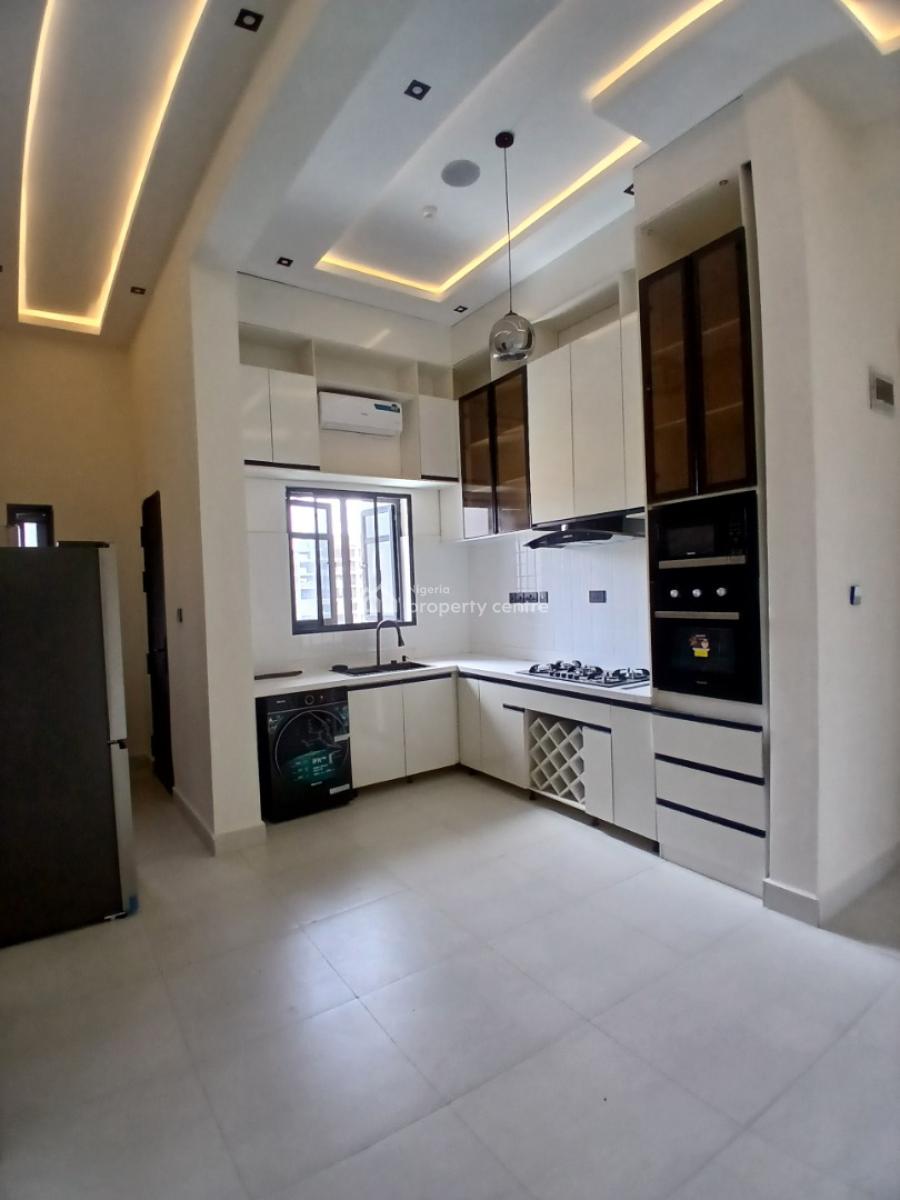 Serviced 3 Bedroom En-suite Flat with an Open Fully Fitted Kitchen/pan, Lekki Phase 1, Lekki, Lagos, Flat / Apartment for Rent