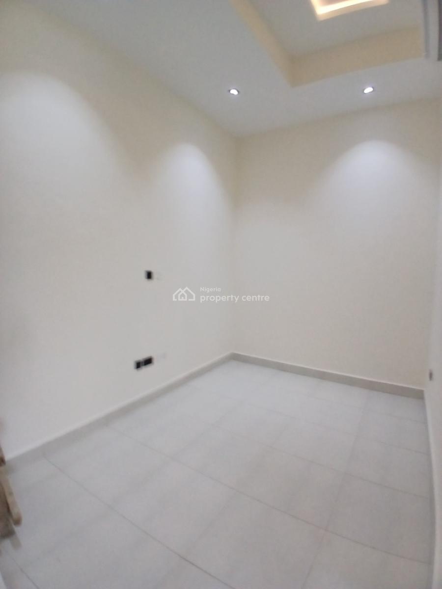 Serviced 3 Bedroom En-suite Flat with an Open Fully Fitted Kitchen/pan, Lekki Phase 1, Lekki, Lagos, Flat / Apartment for Rent