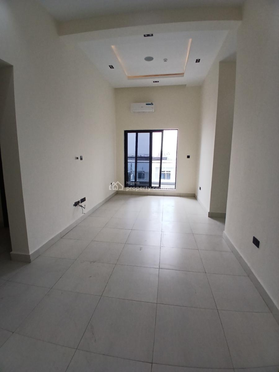 Serviced 3 Bedroom En-suite Flat with an Open Fully Fitted Kitchen/pan, Lekki Phase 1, Lekki, Lagos, Flat / Apartment for Rent
