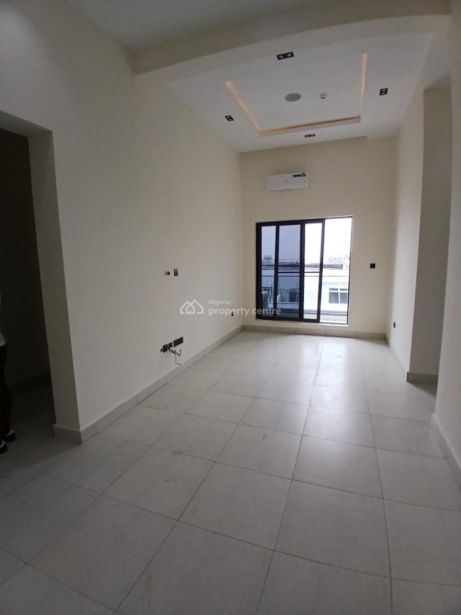 Serviced 3 Bedroom En-suite Flat with an Open Fully Fitted Kitchen/pan, Lekki Phase 1, Lekki, Lagos, Flat / Apartment for Rent