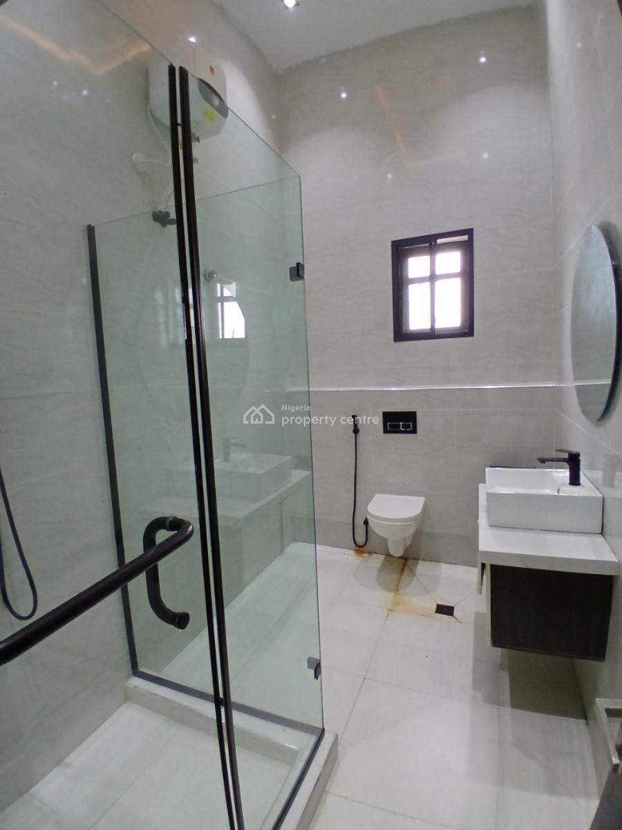 Serviced 3 Bedroom En-suite Flat with an Open Fully Fitted Kitchen/pan, Lekki Phase 1, Lekki, Lagos, Flat / Apartment for Rent