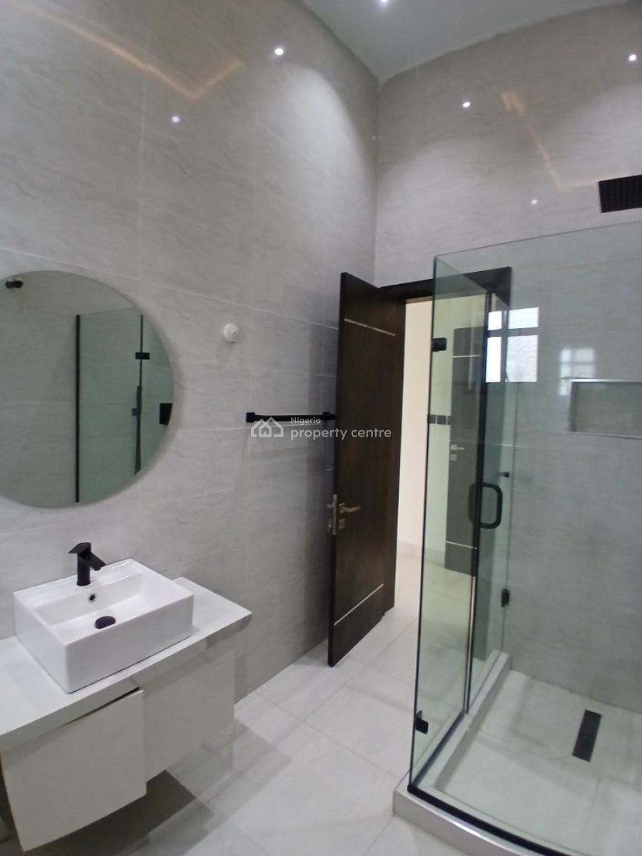 Serviced 3 Bedroom En-suite Flat with an Open Fully Fitted Kitchen/pan, Lekki Phase 1, Lekki, Lagos, Flat / Apartment for Rent