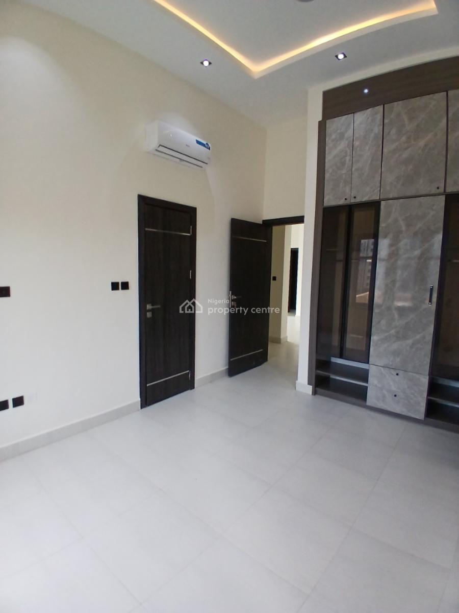 Serviced 3 Bedroom En-suite Flat with an Open Fully Fitted Kitchen/pan, Lekki Phase 1, Lekki, Lagos, Flat / Apartment for Rent