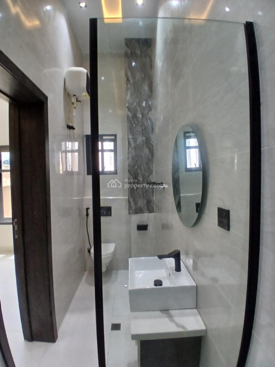 Serviced 3 Bedroom En-suite Flat with an Open Fully Fitted Kitchen/pan, Lekki Phase 1, Lekki, Lagos, Flat / Apartment for Rent