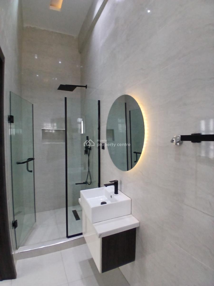 Serviced 3 Bedroom En-suite Flat with an Open Fully Fitted Kitchen/pan, Lekki Phase 1, Lekki, Lagos, Flat / Apartment for Rent