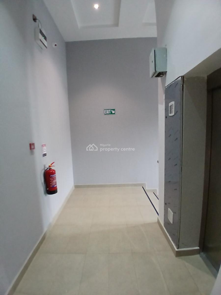 Serviced 3 Bedroom En-suite Flat with an Open Fully Fitted Kitchen/pan, Lekki Phase 1, Lekki, Lagos, Flat / Apartment for Rent