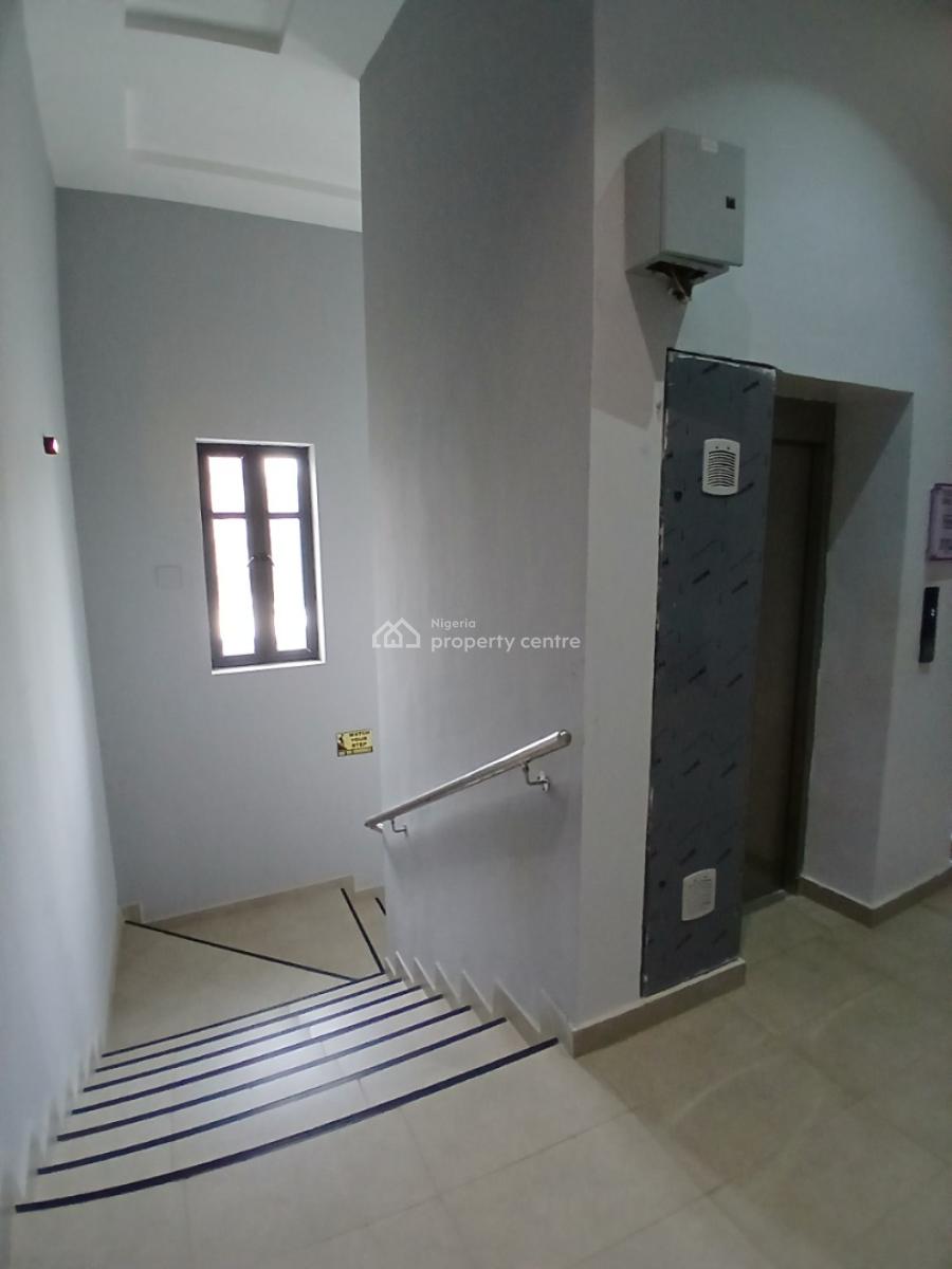 Serviced 3 Bedroom En-suite Flat with an Open Fully Fitted Kitchen/pan, Lekki Phase 1, Lekki, Lagos, Flat / Apartment for Rent