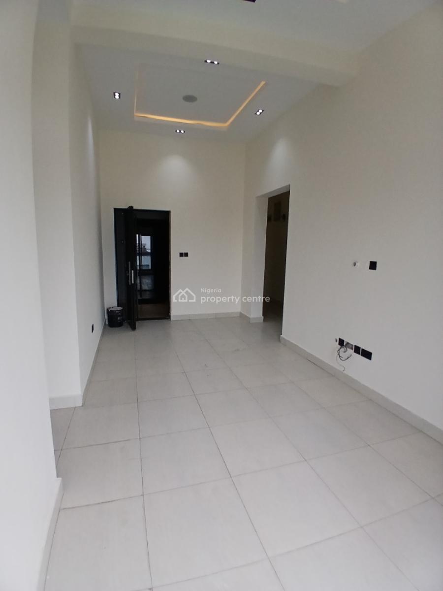 Serviced 3 Bedroom En-suite Flat with an Open Fully Fitted Kitchen/pan, Lekki Phase 1, Lekki, Lagos, Flat / Apartment for Rent