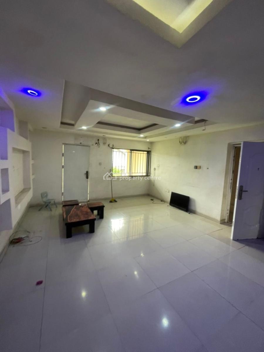 Beautiful 3 Bedroom Flat (upstairs), Off Providence Street, Lekki Phase 1, Lekki, Lagos, House for Rent