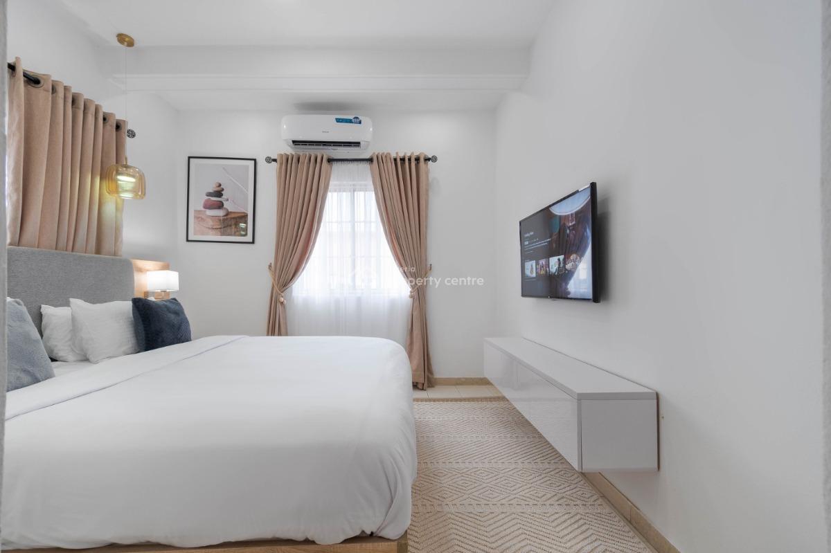Fully Furnished and Luxurious 4 Bedroom Apartment with Bq, Lekki Phase 1, Lekki, Lagos, Flat / Apartment for Rent