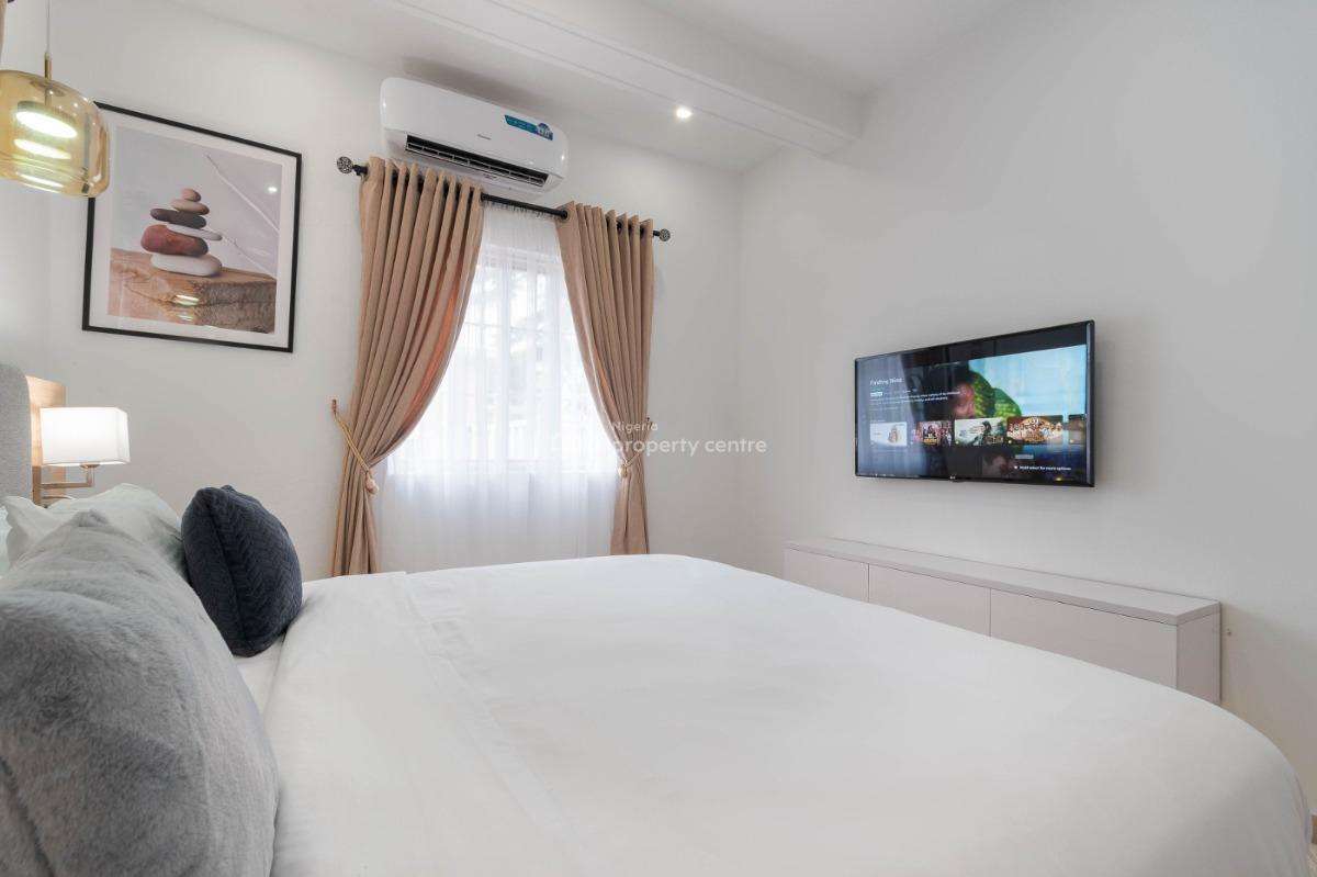 Fully Furnished and Luxurious 4 Bedroom Apartment with Bq, Lekki Phase 1, Lekki, Lagos, Flat / Apartment for Rent