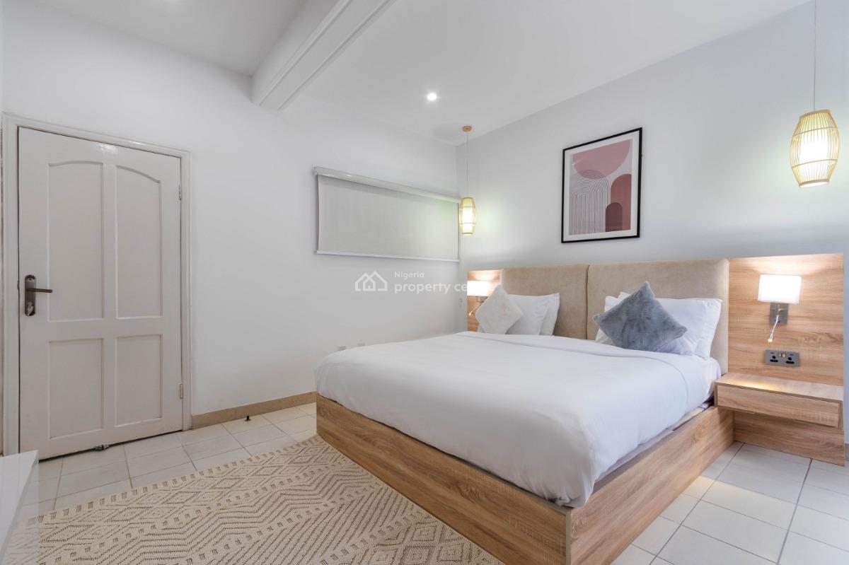 Fully Furnished and Luxurious 4 Bedroom Apartment with Bq, Lekki Phase 1, Lekki, Lagos, Flat / Apartment for Rent