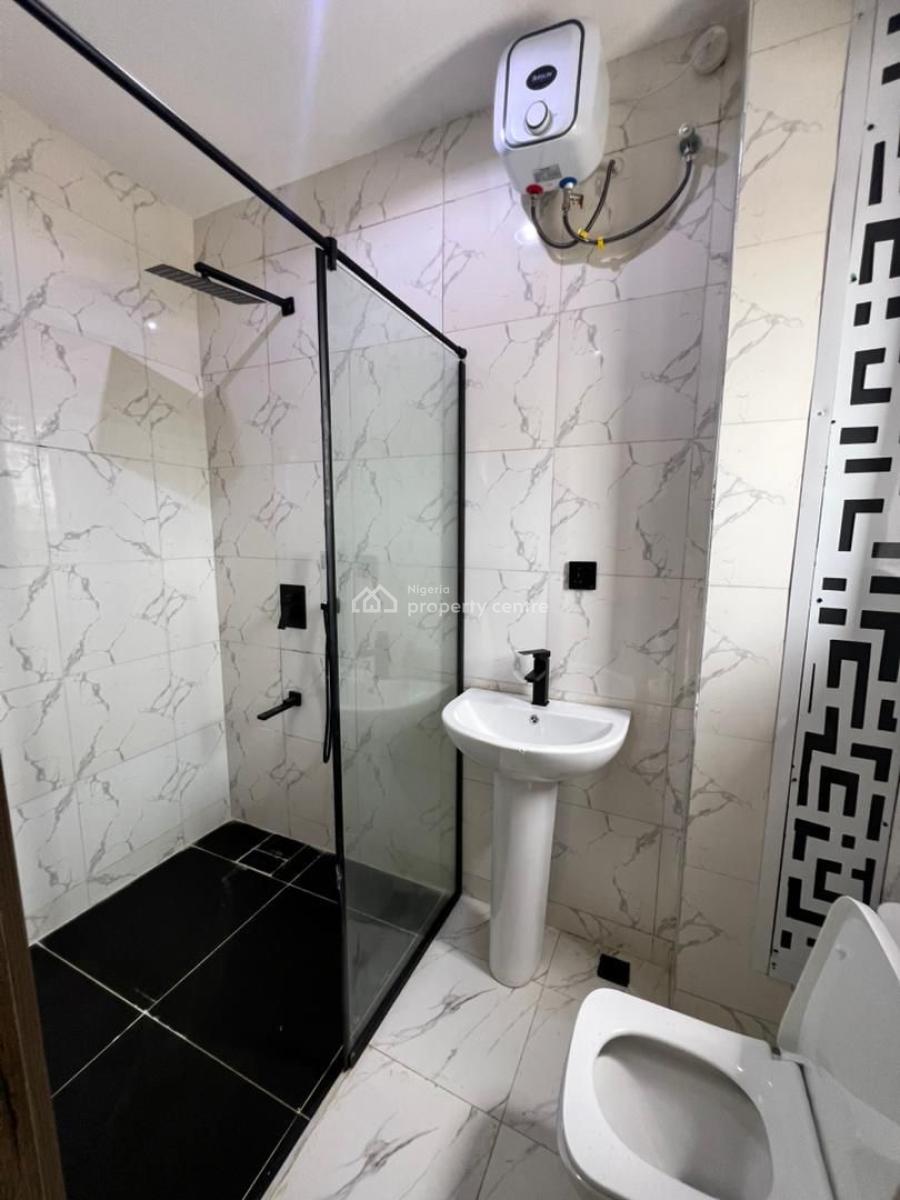 Elegant 2 Bedroom Apartment with Pool, Gym, Elevator, Central Gas ., Lekki Phase 1, Lekki, Lagos, Flat / Apartment for Sale