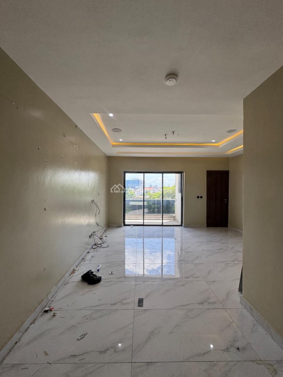 Spacious 2 Bedroom Apartment, Lekki Phase 1, Lekki, Lagos, Flat / Apartment for Rent