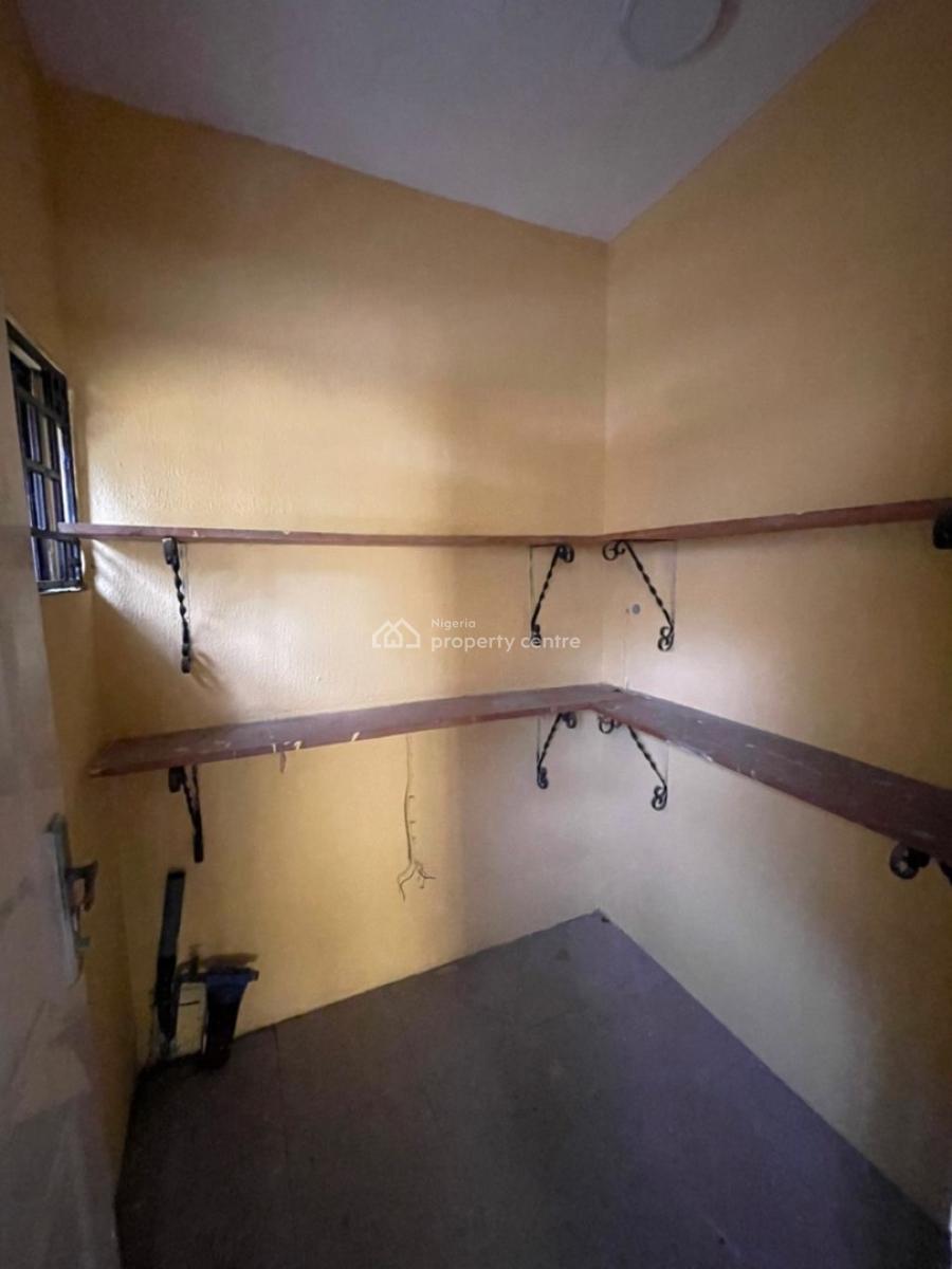 Spacious 3 Bedroom Apartment, Lekki Phase 1, Lekki, Lagos, Flat / Apartment for Rent