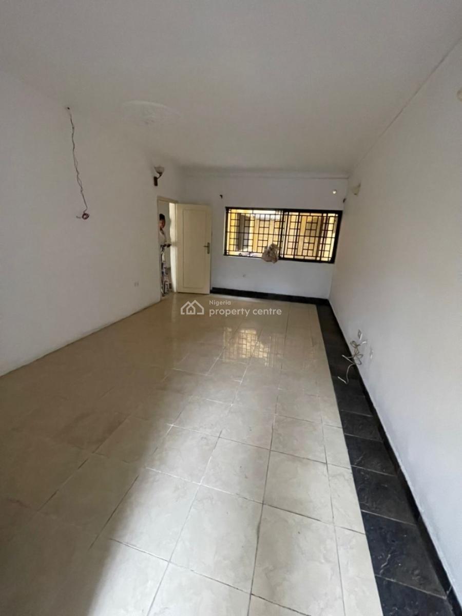 Spacious 3 Bedroom Apartment, Lekki Phase 1, Lekki, Lagos, Flat / Apartment for Rent