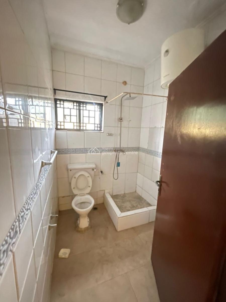 Spacious 3 Bedroom Apartment, Lekki Phase 1, Lekki, Lagos, Flat / Apartment for Rent