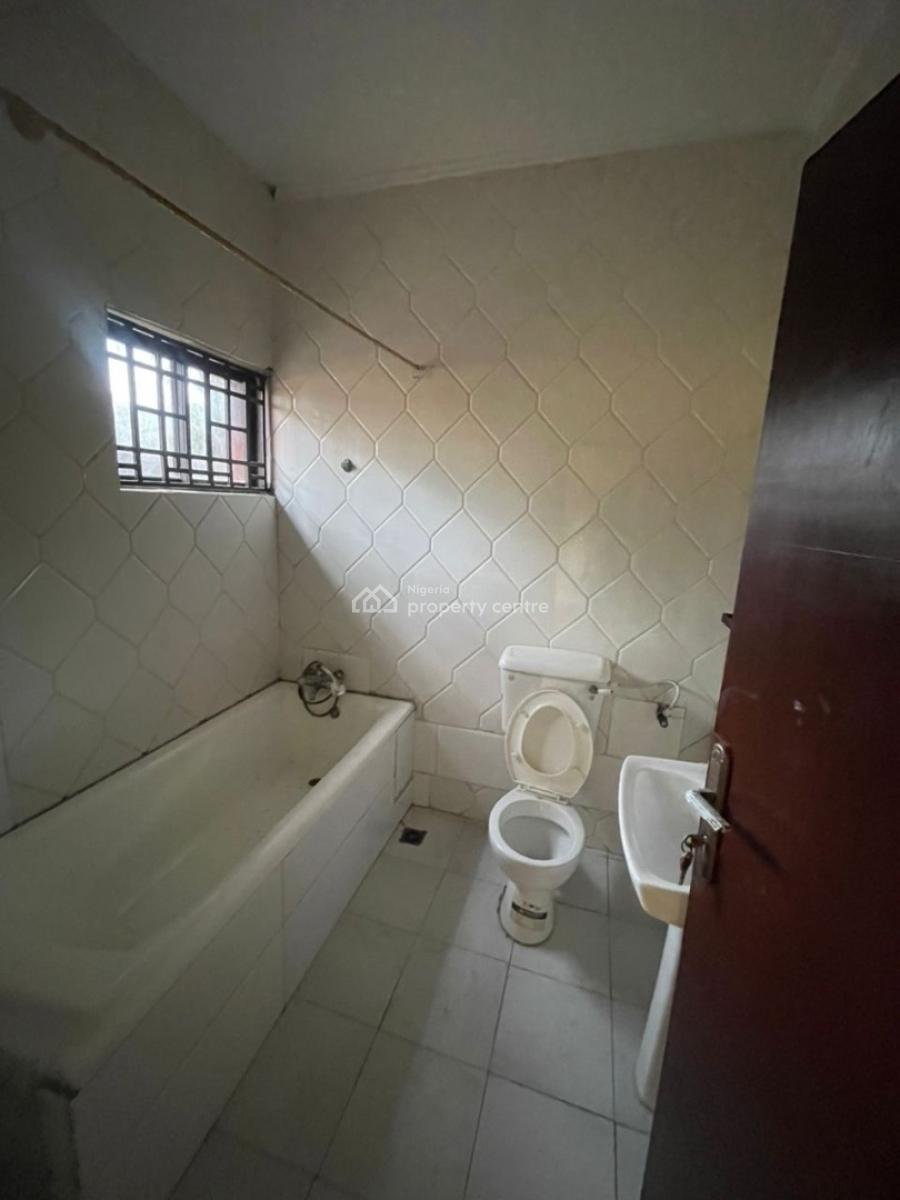 Spacious 3 Bedroom Apartment, Lekki Phase 1, Lekki, Lagos, Flat / Apartment for Rent