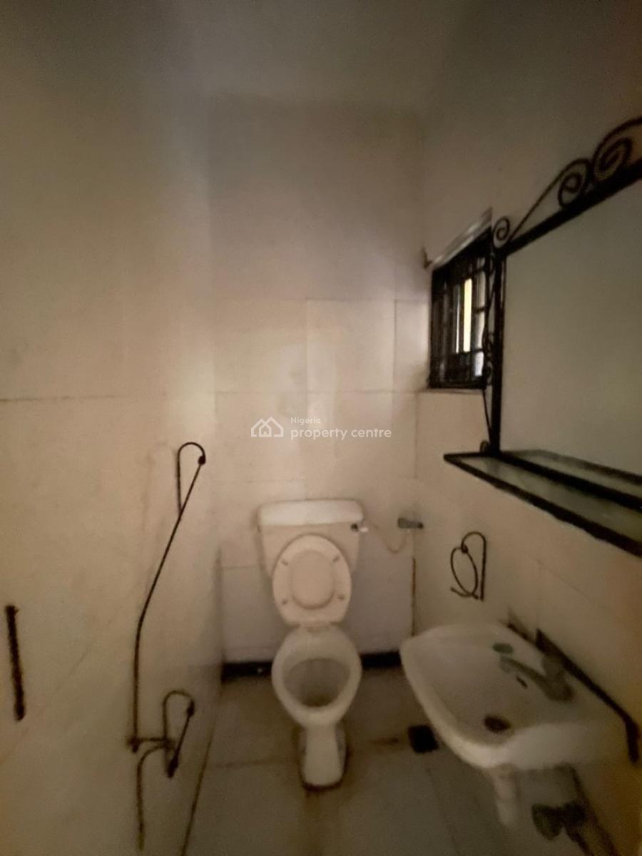 Spacious 3 Bedroom Apartment, Lekki Phase 1, Lekki, Lagos, Flat / Apartment for Rent