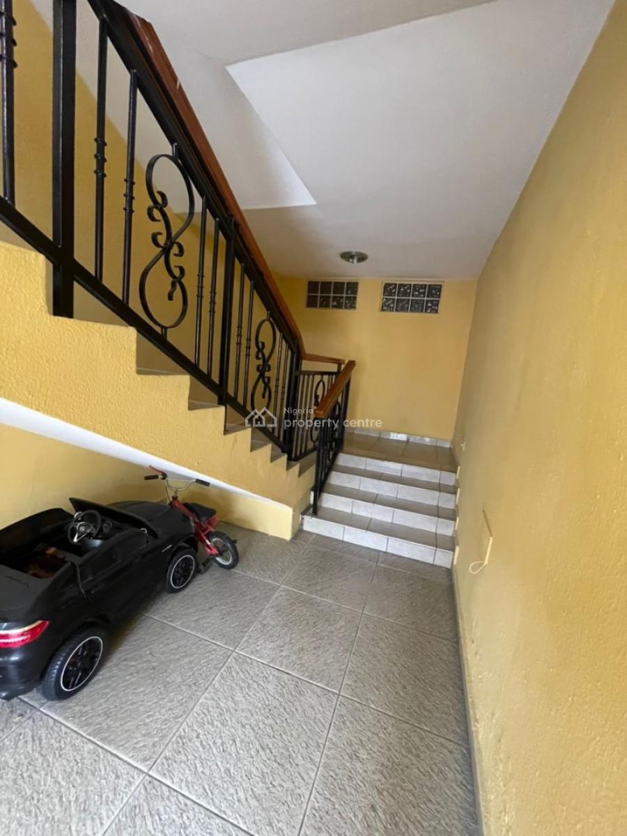 Large 4 Bedroom Penthouse, Lekki Phase 1, Lekki, Lagos, House for Rent