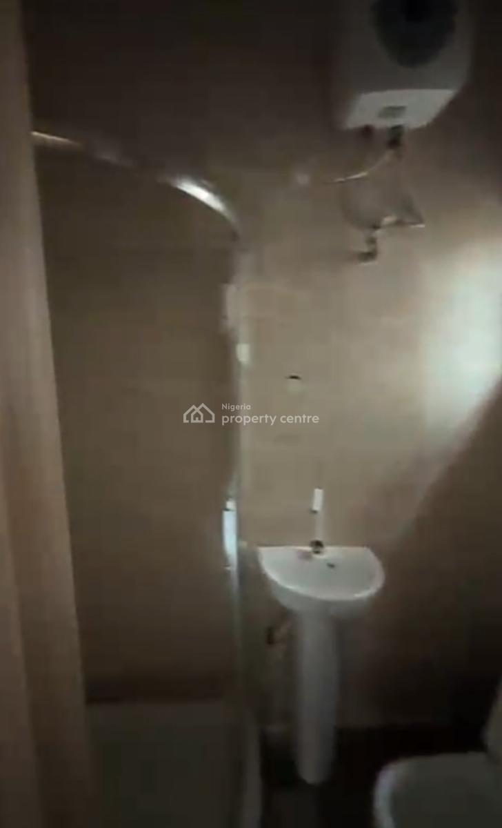 Modern and Spacious 2 Spacious Bedroom Apartment { Video}, Lekki Scheme 2 Abraham Adesanya, Ajah, Lagos, Flat / Apartment for Rent
