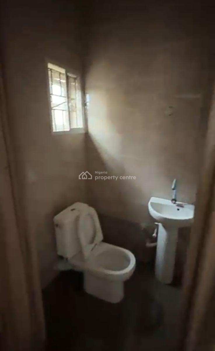 Modern and Spacious 2 Spacious Bedroom Apartment { Video}, Lekki Scheme 2 Abraham Adesanya, Ajah, Lagos, Flat / Apartment for Rent