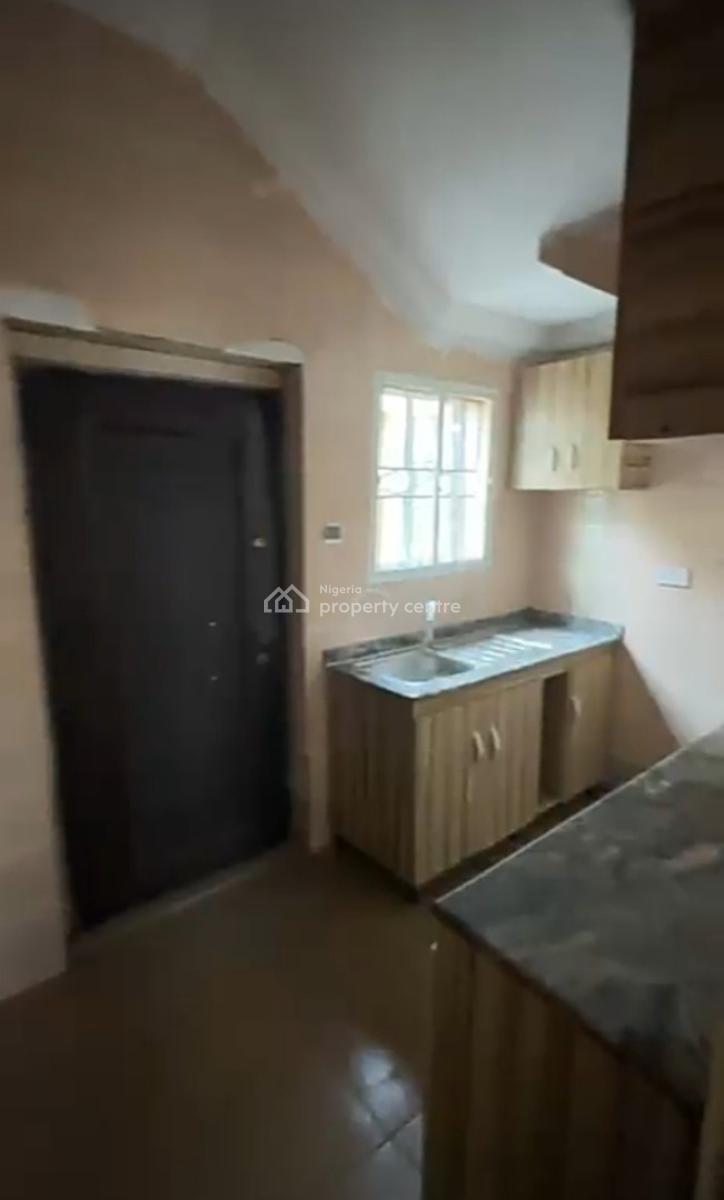 Modern and Spacious 2 Spacious Bedroom Apartment { Video}, Lekki Scheme 2 Abraham Adesanya, Ajah, Lagos, Flat / Apartment for Rent