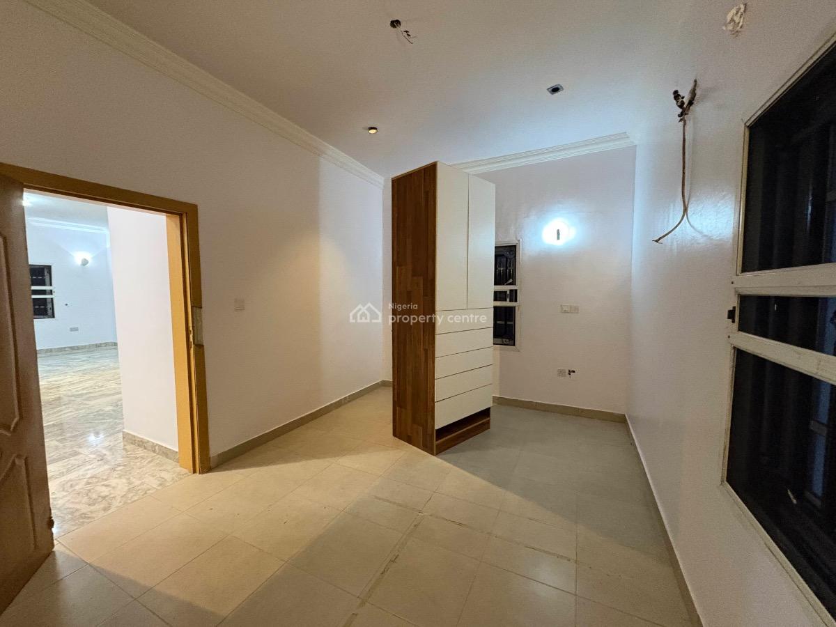 a Well-maintained 3-bedroom Apartment in an Estate, Bridgegate Estate, Agungi, Lekki, Lagos, Flat / Apartment for Rent