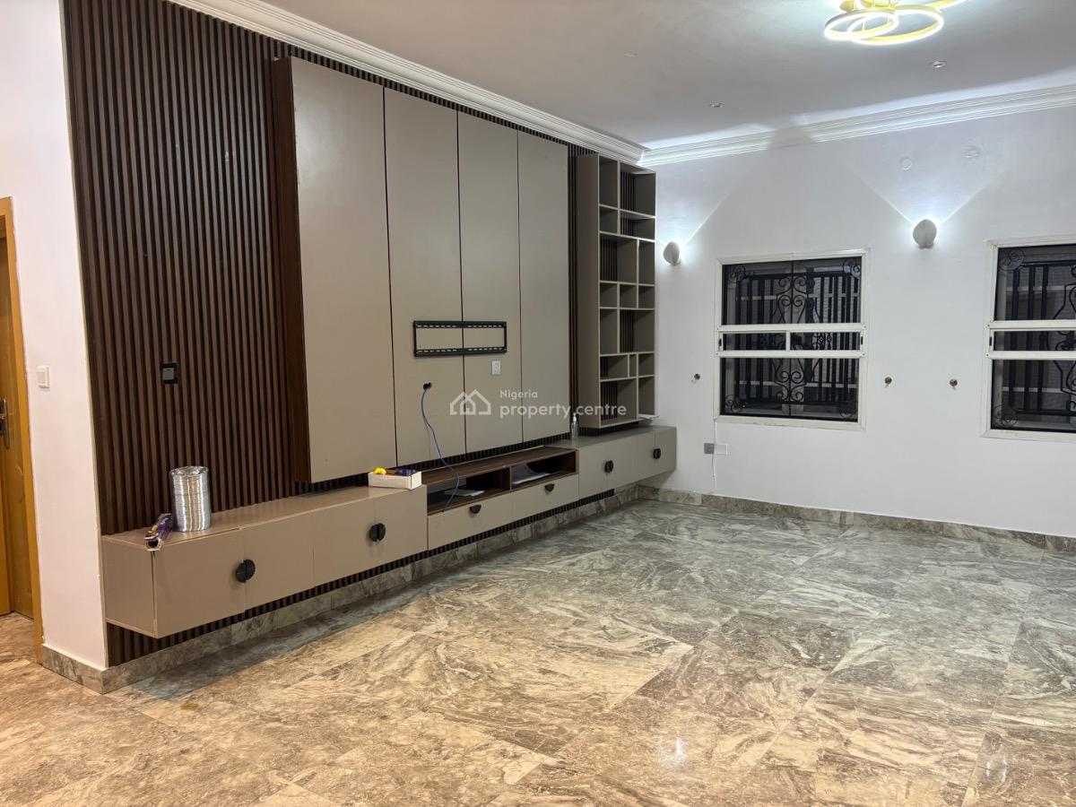 a Well-maintained 3-bedroom Apartment in an Estate, Bridgegate Estate, Agungi, Lekki, Lagos, Flat / Apartment for Rent