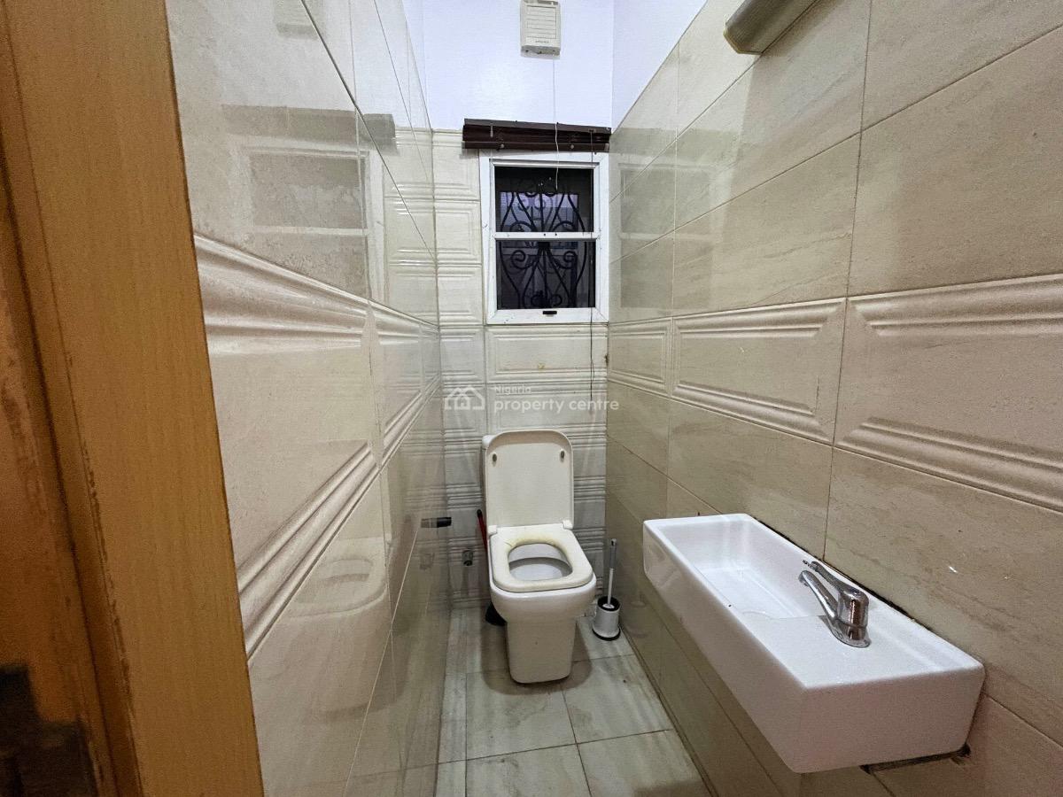a Well-maintained 3-bedroom Apartment in an Estate, Bridgegate Estate, Agungi, Lekki, Lagos, Flat / Apartment for Rent