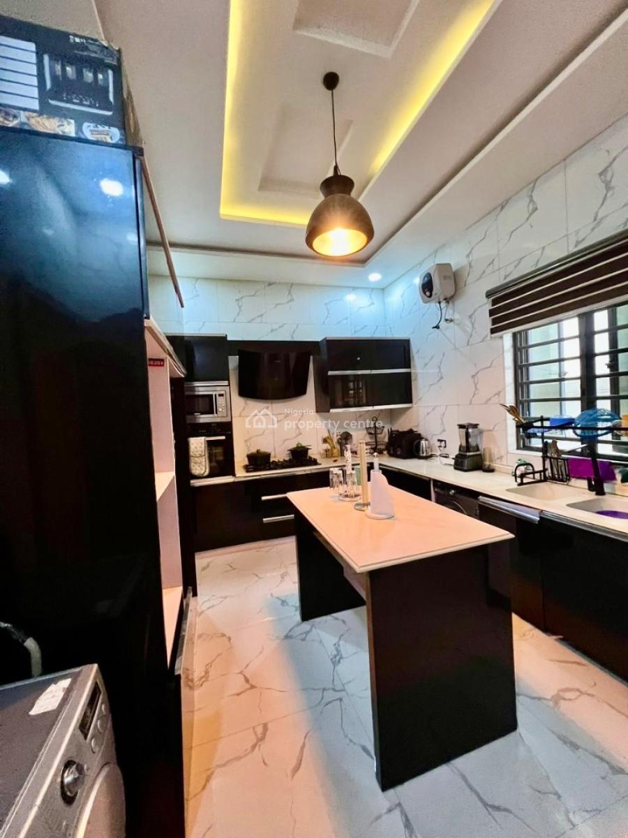 Triplex Comes with B Q and Mini Office in Premium Environment, Chevron Drive, Lekki, Lagos, House for Rent