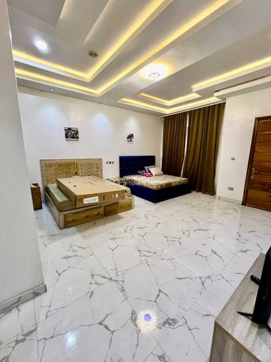 Triplex Comes with B Q and Mini Office in Premium Environment, Chevron Drive, Lekki, Lagos, House for Rent