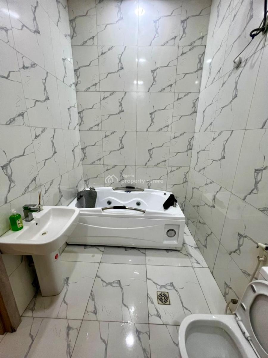 Triplex Comes with B Q and Mini Office in Premium Environment, Chevron Drive, Lekki, Lagos, House for Rent