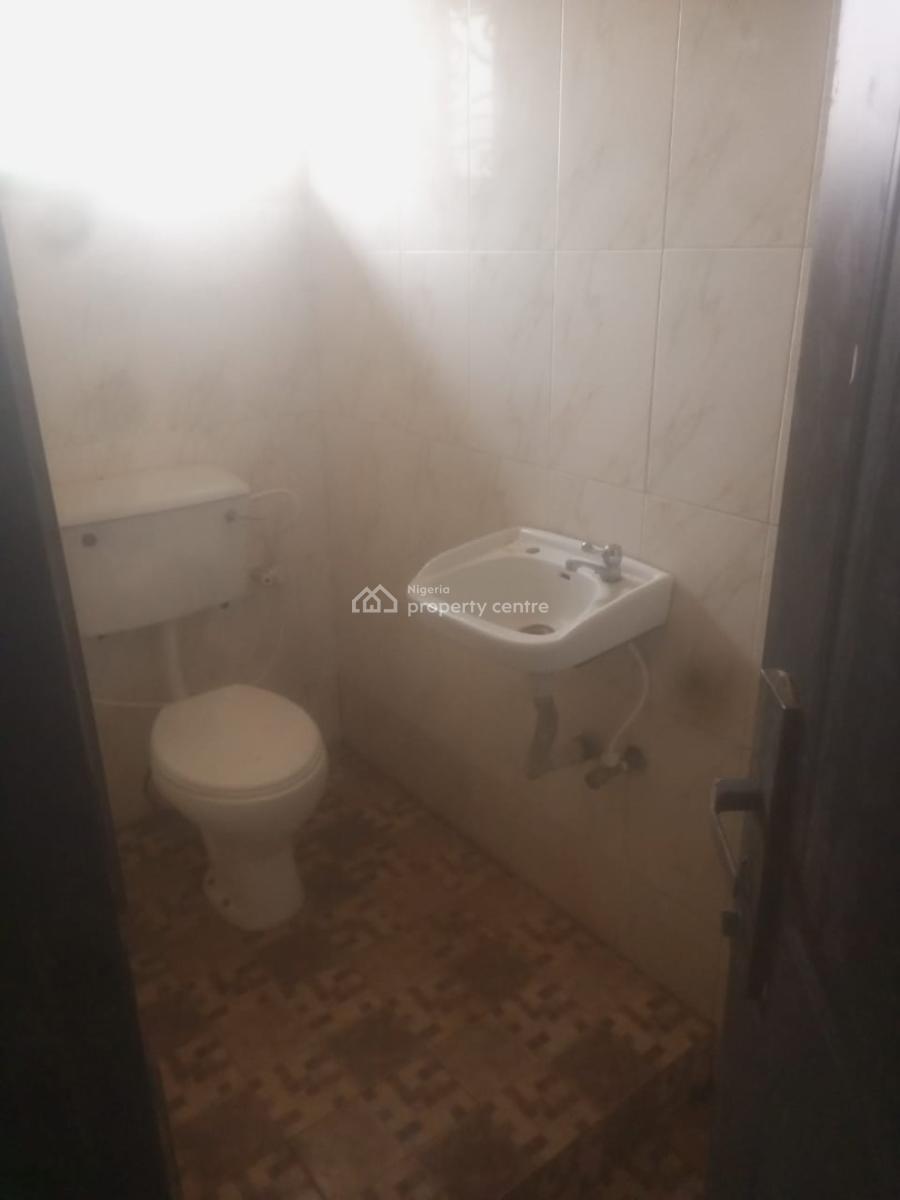 2 Bedroom Flat at Oke-ibukun Estate Elebu Ibadan, Oke-ibukun Estate Elebu Ibadan, Ibadan, Oyo, Detached Bungalow for Rent