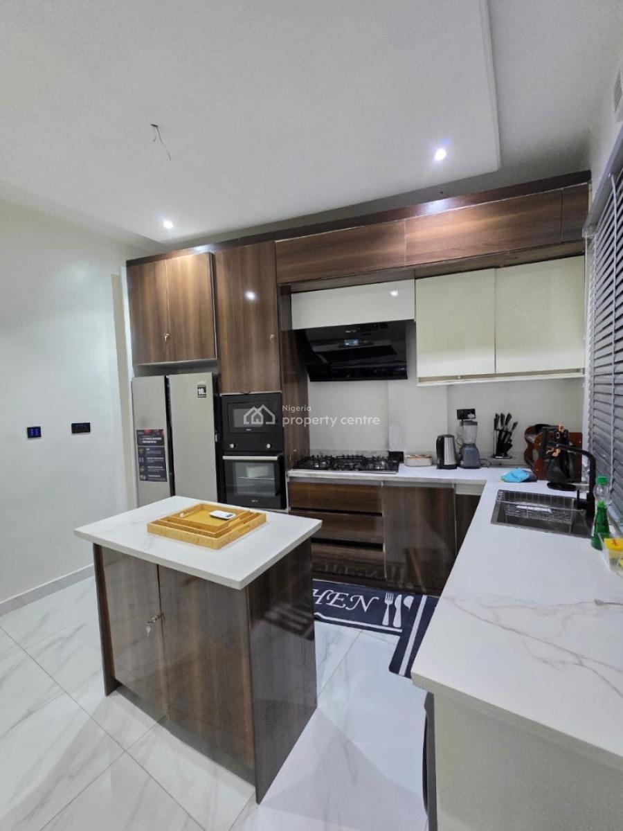 2bedroom Apartment with Ps5, Swimming Pool,air Hockey, 24/7 Security, Lekki Phase 1, Lekki, Lagos, Flat / Apartment Short Let