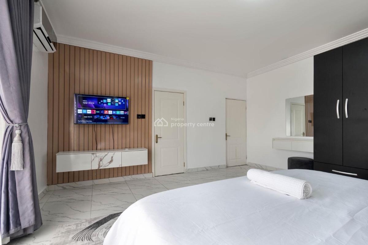 a Very Sweet and Spacious Stand Alone Apartment Located in a Serene a, Lekki Phase 1, Lekki, Lagos, Flat / Apartment Short Let